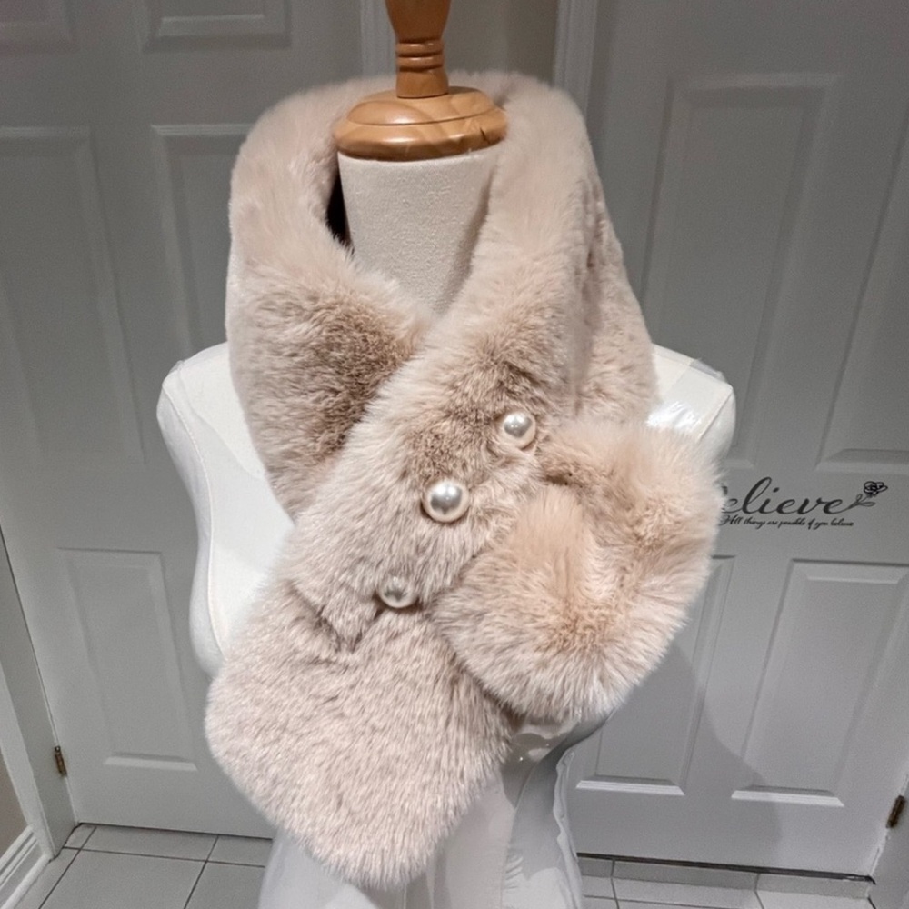 Super soft faux fur scarf